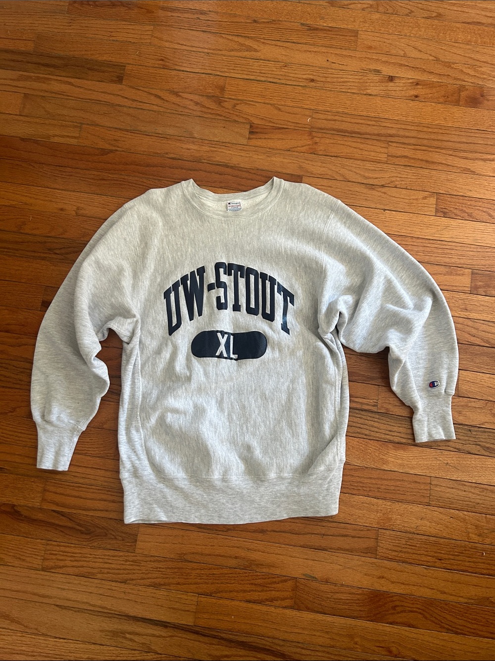 Champion reverse weave vintage style gray Crewneck Sweatshirt Navy UW-STOUT